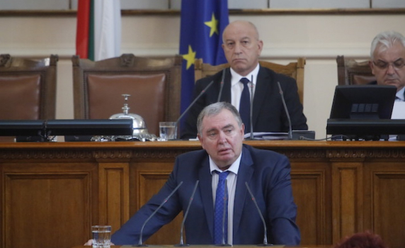 БСП пита как парите за по-високи заплати на медиците от 50 са станали 6 млн. лв.