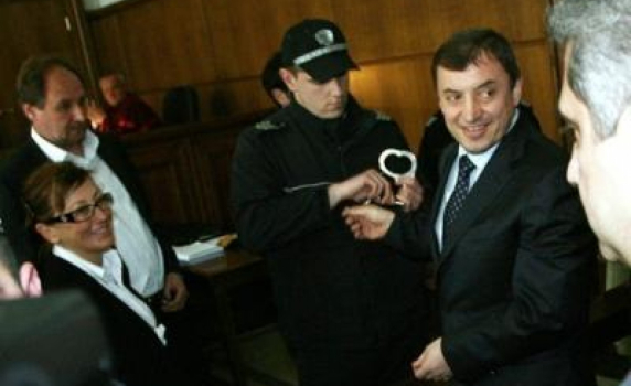 Разпитват Алексей Петров за убийството на ямболска адвокатка