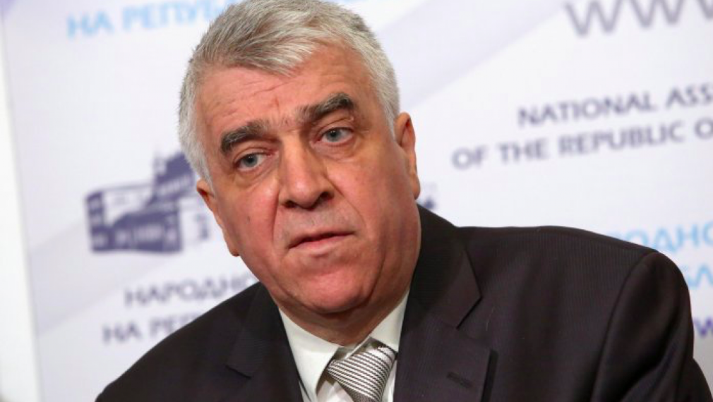 Гечев към Горанов: Защо ще теглите държавен заем, щом има фискален резерв от 10 млрд. лв.?