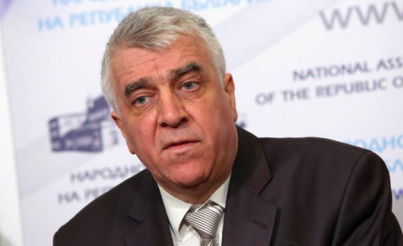 Гечев към Горанов: Защо ще теглите държавен заем, щом има фискален резерв от 10 млрд. лв.?