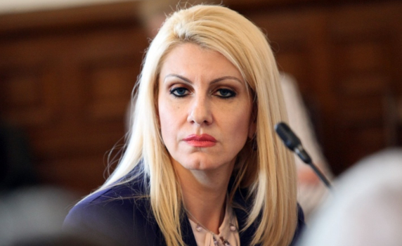 Новата министърка: Благодаря за оказаното ми удоволствие 