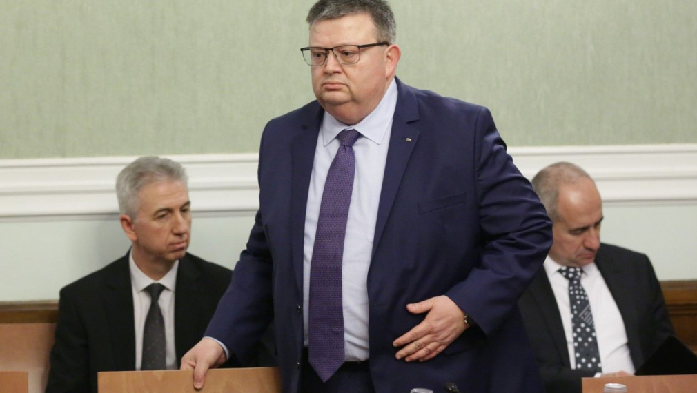 Цацаров събра службите в ДАНС във връзка с офшорните сметки на властта