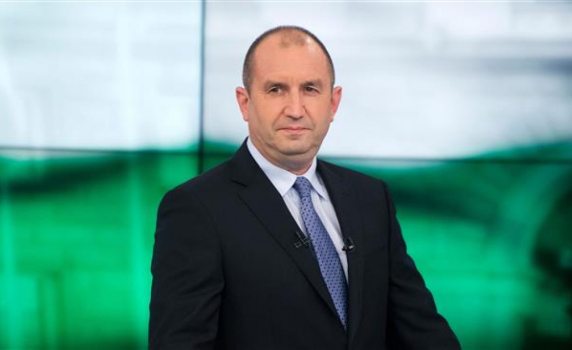 Радев: АПИ скандално наруши забраната на Борисов за обществените поръчки