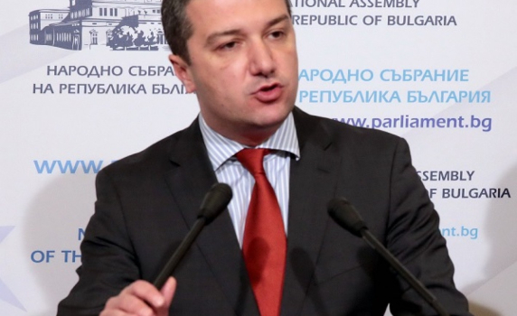 Стойнев: В ГЕРБ има проблем - Борисов иска оставки, Цветанов не дава