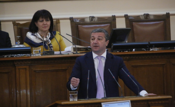 Стойнев: ГЕРБ да си отговори на въпроса защо българските граждани ги освиркват