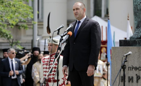 Радев: Ако искаме децата да растат в страна на знанието, трябва да сме непримирими към невежеството!