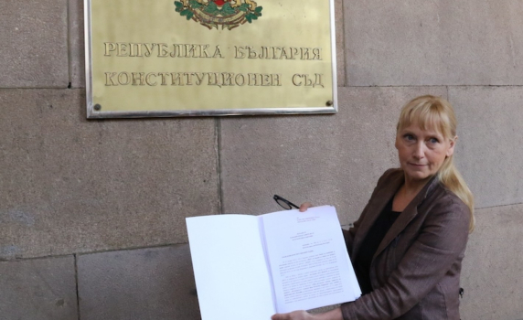 Елена Йончева: Ако не бяха журналистите, нямаше да знаем за апартаментите на Цветанов