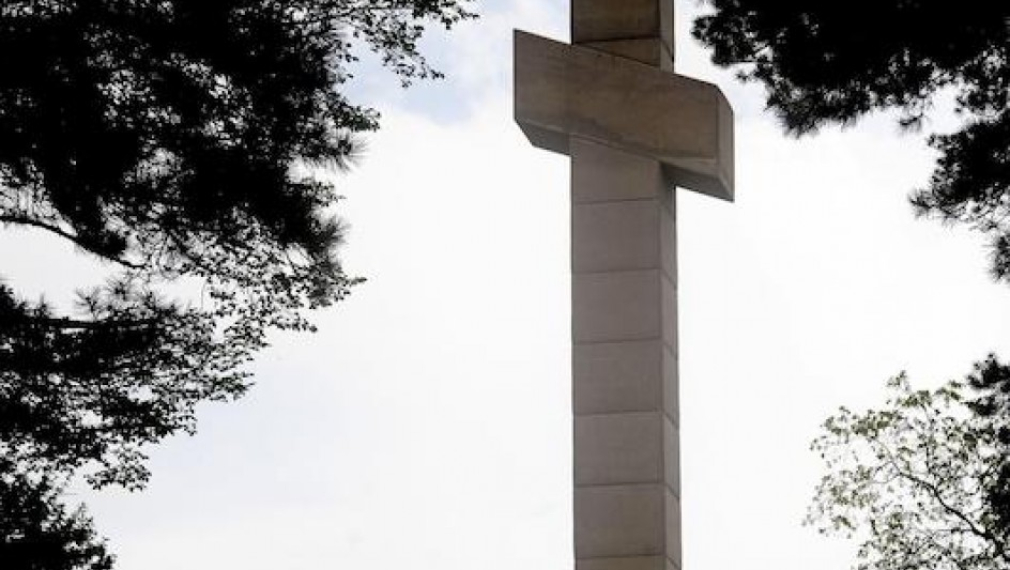 Ремонтират паметника на връх Околчица за Деня на Ботев