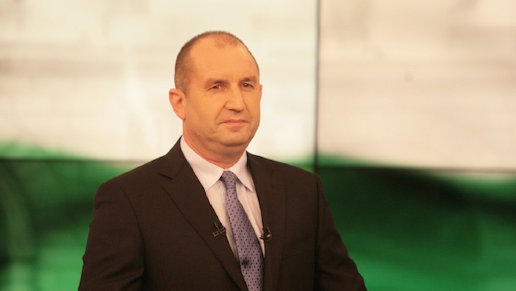 Румен Радев - президент със съкрушителна победа