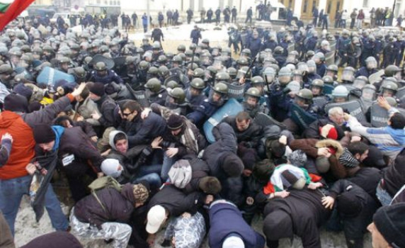 Синдикати и граждански организации срещу ограниченията за митингите