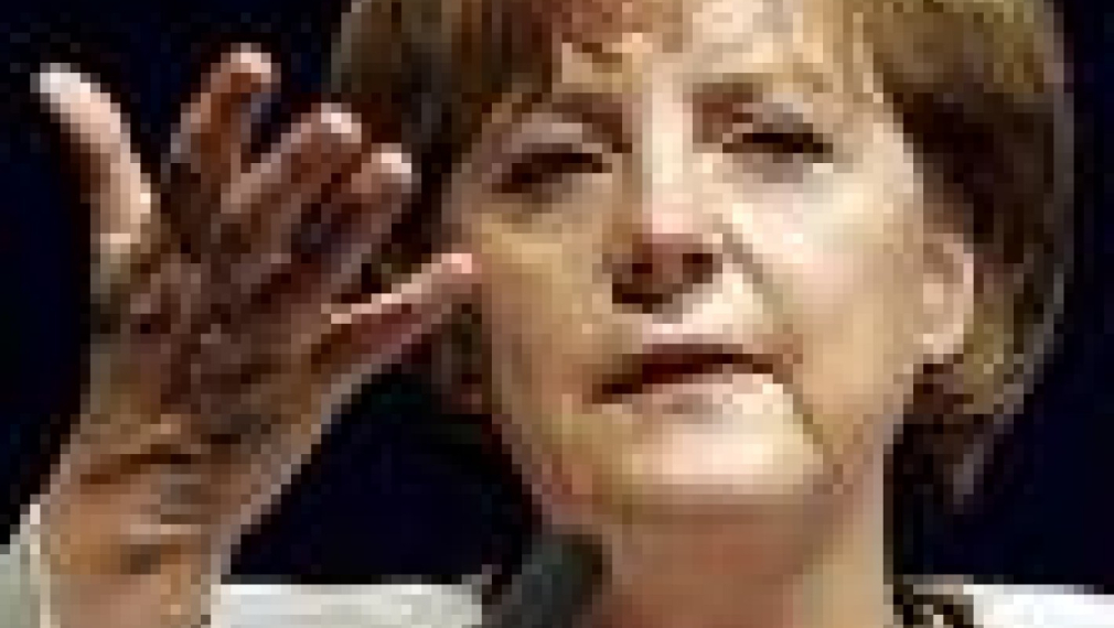 Евакуираха Ангела Меркел заради съветска бомба

