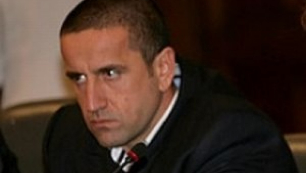 Директорът на “Напоителни системи” обвинен за заплаха и кражба