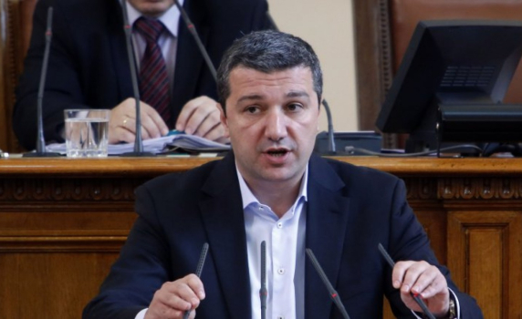 ВМЗ пак е в задния двор, има риск да не изпълни поръчките си 