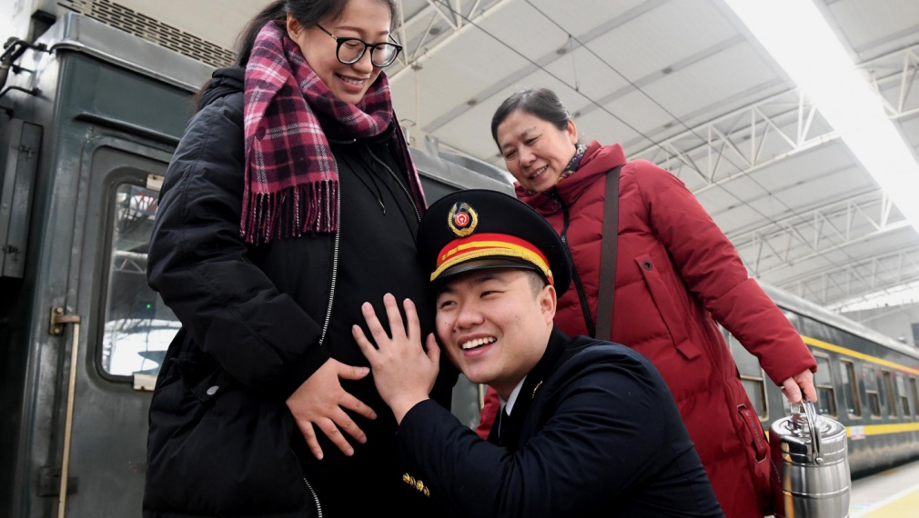 Китайските лидери искат повече бебета