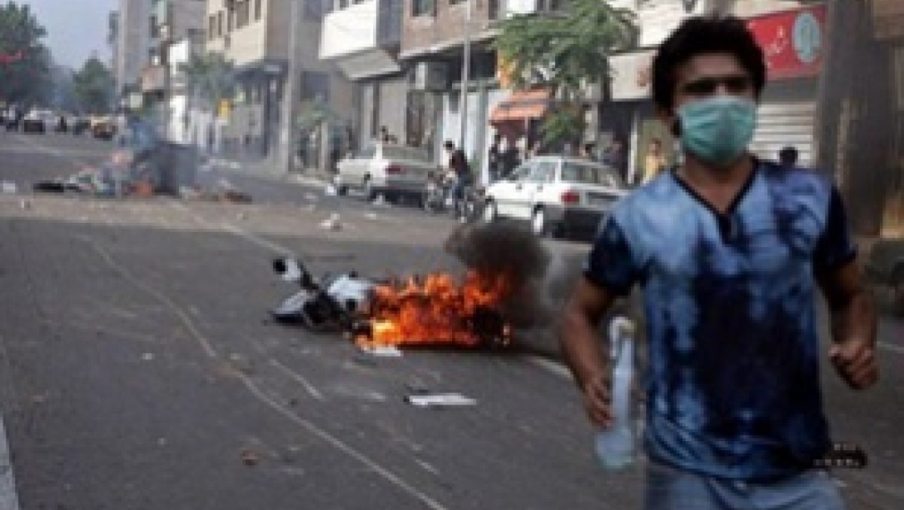  19 души загинаха при сблъсъци в Техеран