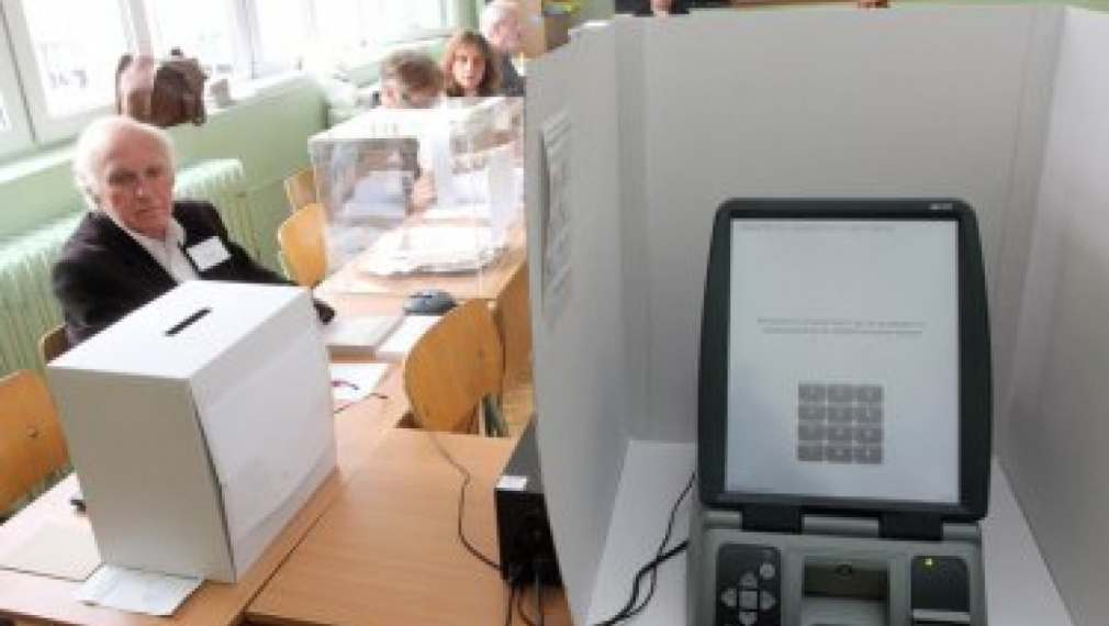 ЦИК: Над 27% активност на местните избори, около 15% - на референдума