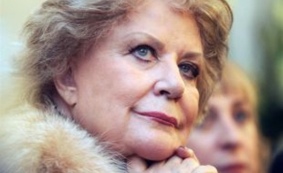 Елена Образцова: Ние пеехме музика, днес пеят ноти