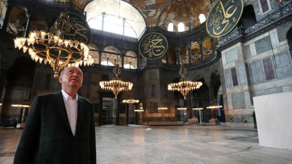 Покриват християнски мозайки в "Св. София" за днешната мюсюлманска молитва