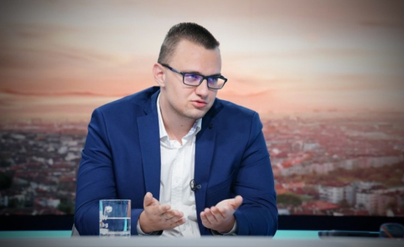 Прокуратурата: Кристиян е ровил в ЕГН-та на Борисов, Цацаров, Пеевски. Той е хакнал базата на НАП