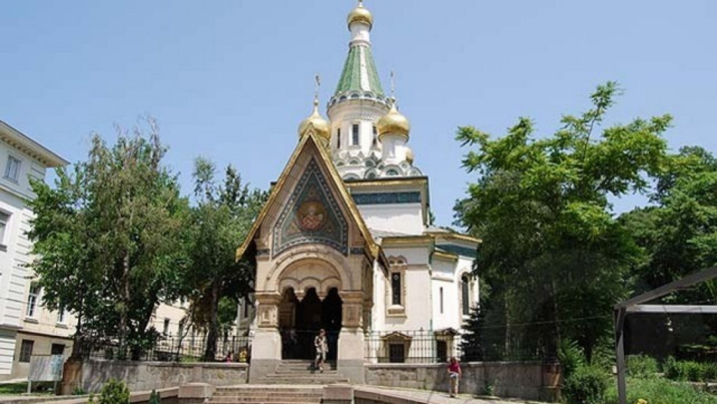 Енорията на Руската църква в София въстана срещу скандални действия на игумен Филип