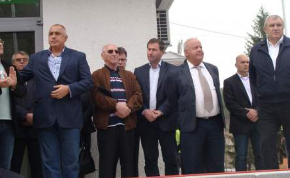 Натягането може да скъса пружината
