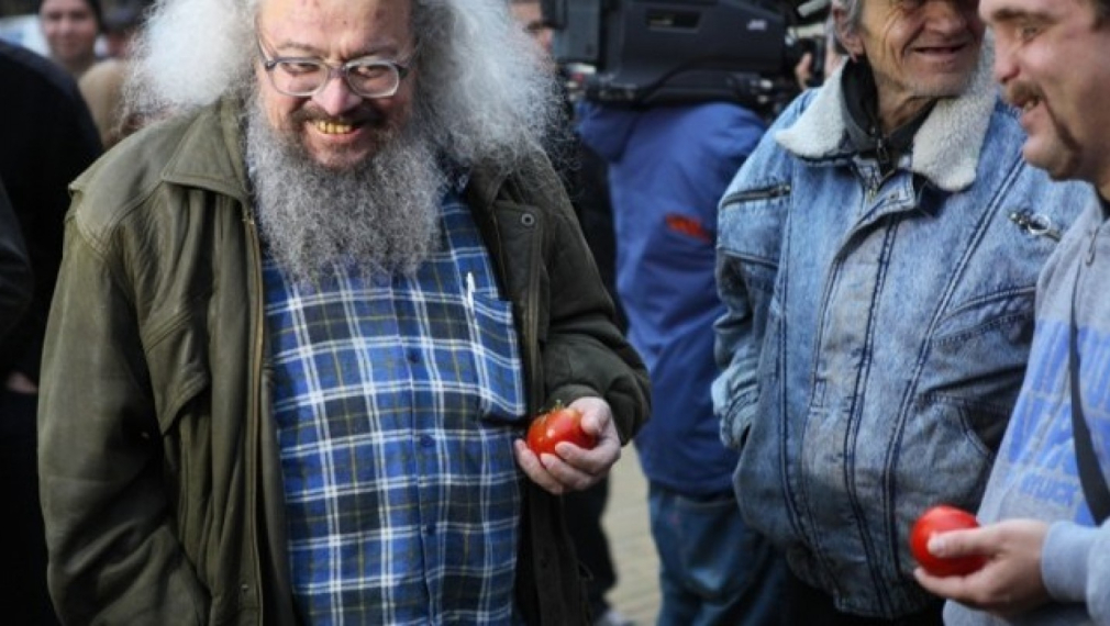 Цачева обяви война на Босия и доматите му 
