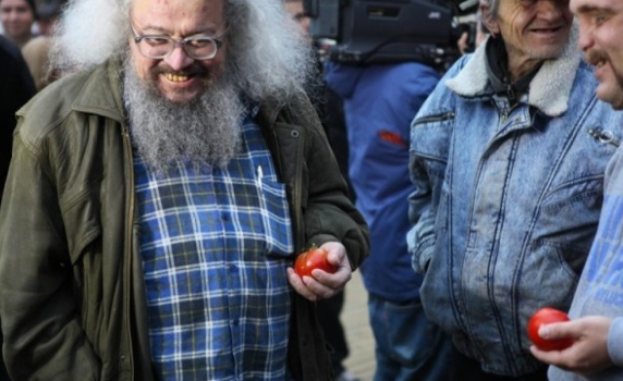 Цачева обяви война на Босия и доматите му 