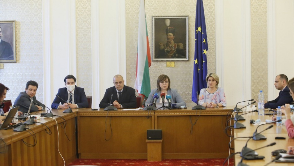 Нинова: От 3 години внасяме закон за намаляване на ДДС за храни и лекарства