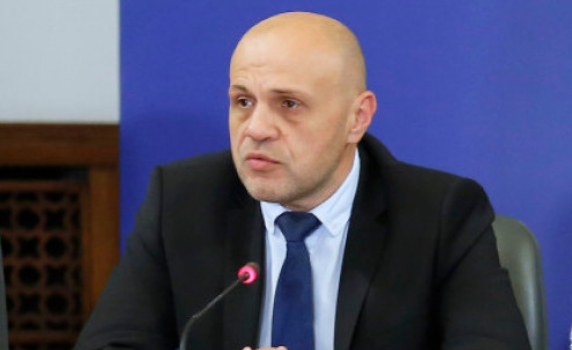 Дончев: Поведението на президента е в стил "Шашкай се във всички посоки"