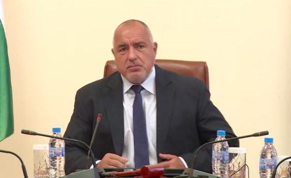 Премиерът: Сделката за акциите на ПИБ е изключително важна за влизането в еврозоната