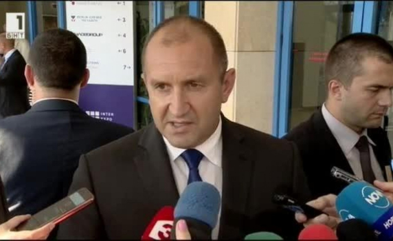 Президентът по повод провокативната руска изложба: От нас Русия получи езика си