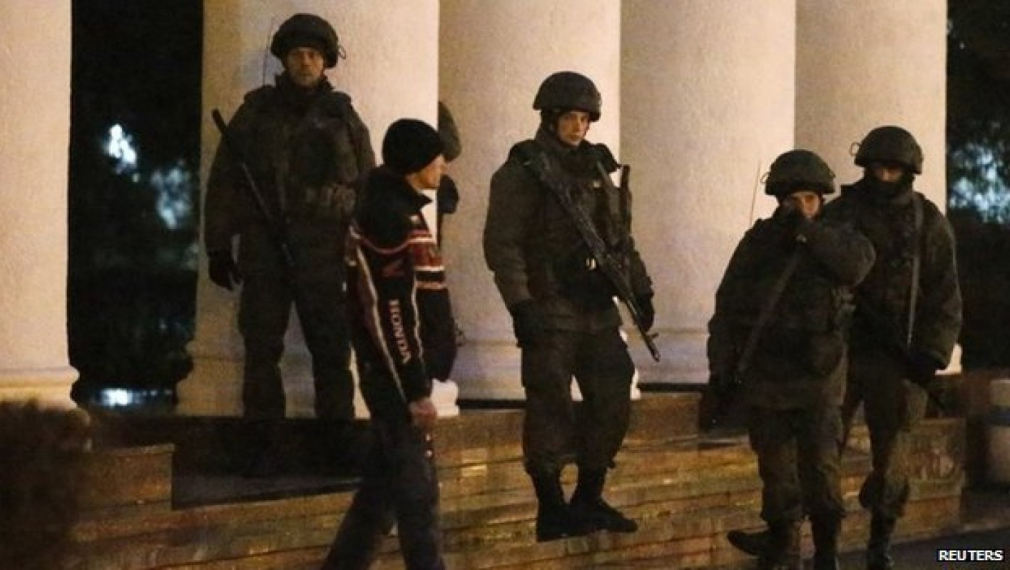 ВВС: "Руски части" са блокирали летищата в Крим ВВС: "Руски части" са блокирали летищата в Крим