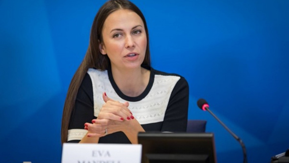 Цензура във Фейсбук заради шега с Ева Майдел