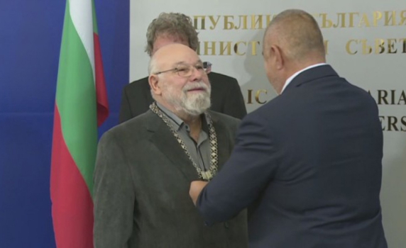 Премиерът удостои Владимир Зарев с наградата „Св. Паисий Хилендарски“