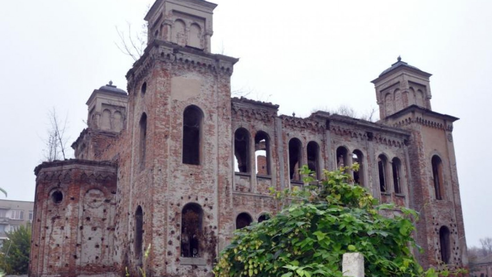 Възстановяват рушащата се синагога във Видин