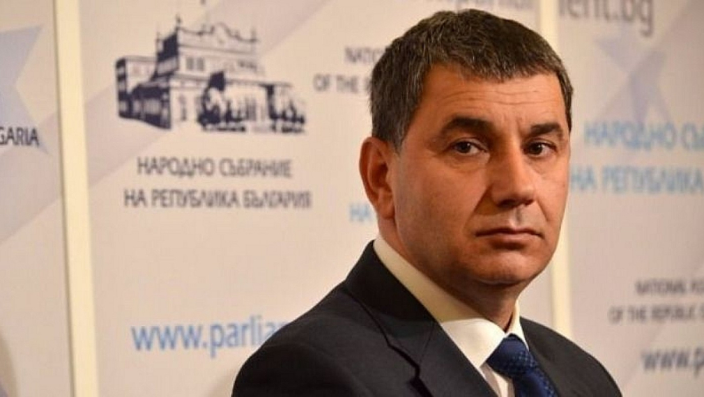 Димитър Байрактаров: Хотелът на Валери Симеонов е достроен незаконно, когато той бе вицепремиер