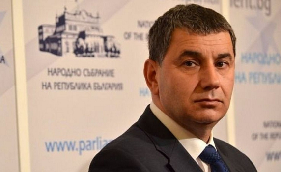Димитър Байрактаров: Хотелът на Валери Симеонов е достроен незаконно, когато той бе вицепремиер
