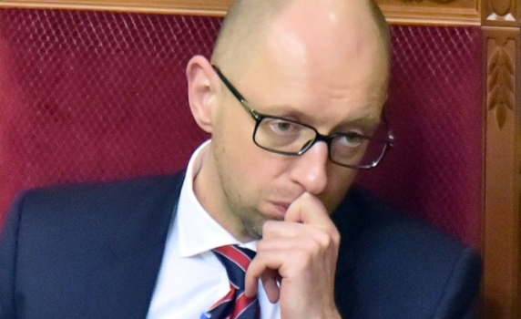 Премиерът на Украйна подава оставка