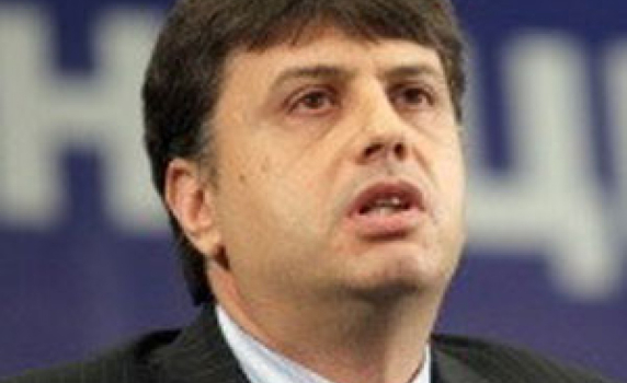  Пламен Юруков: Сделката на Мартин е жалка – СДС срещу два костюма и чифт очила