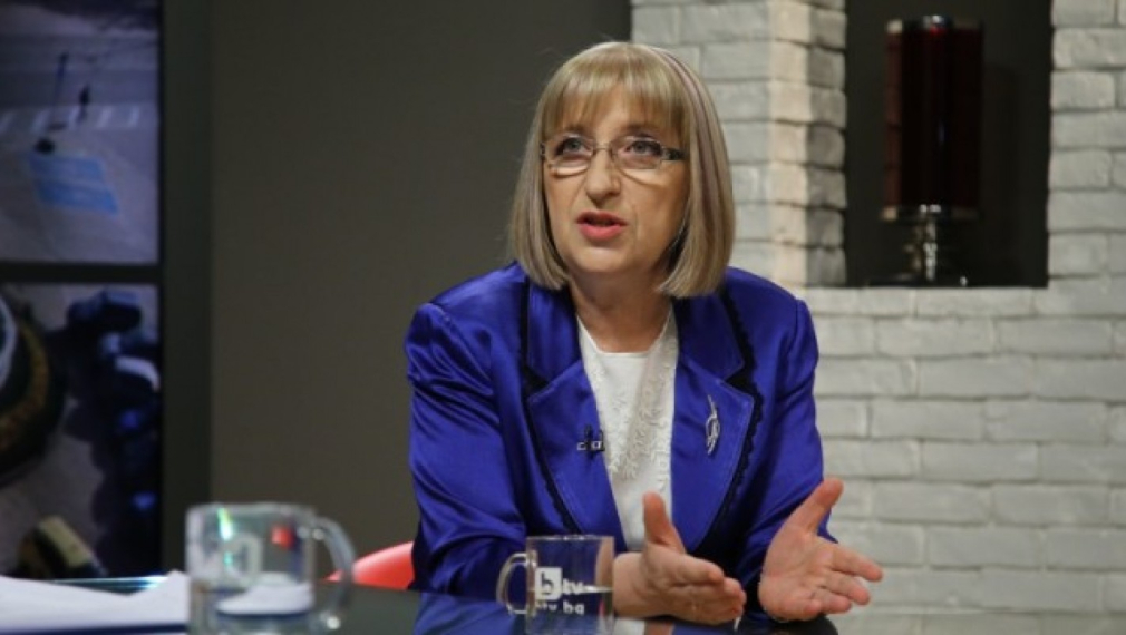 Цачева плаши с големи беди, ако не я изберем