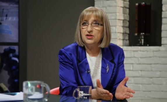 Цачева плаши с големи беди, ако не я изберем