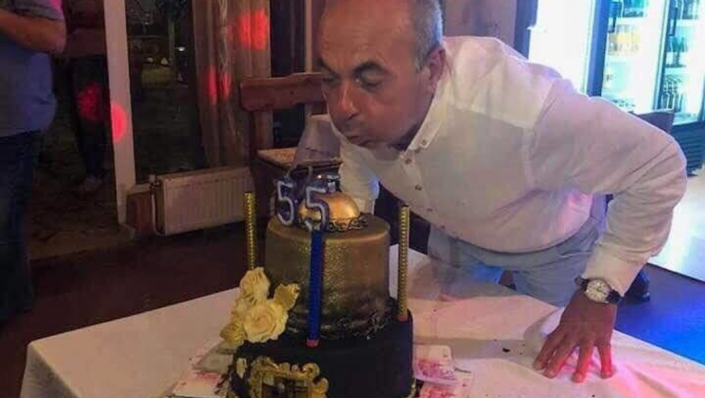 Депутат от ГЕРБ впечатли с кичозна торта за рождения си ден