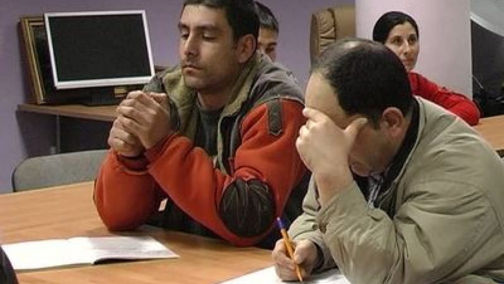 Министерство на образованието: Ранният секс води до стомашни проблеми 