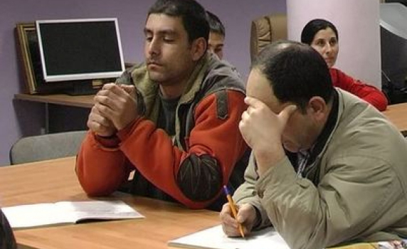 Министерство на образованието: Ранният секс води до стомашни проблеми 
