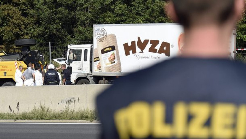 Най-малко 70 мигранти са загинали в унгарския камион в Австрия