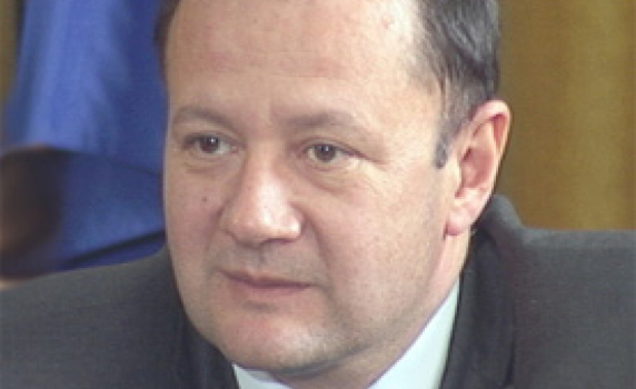 Миков обясни мандата си в МВР с притча
