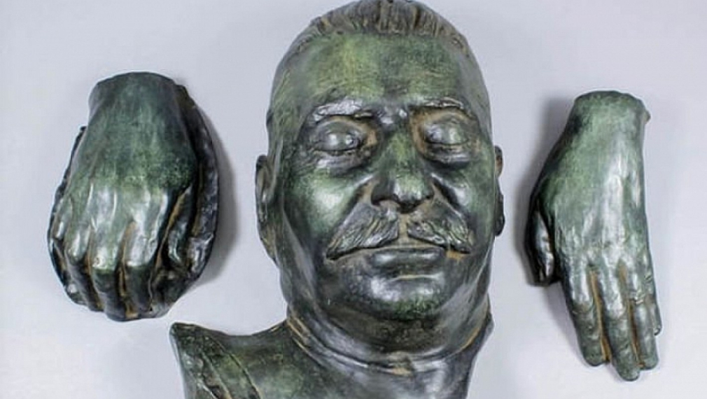 Посмъртната маска на Сталин се продаде за 17 хиляди долара