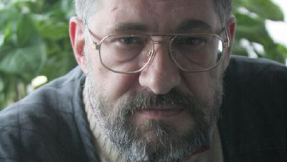 Деян Енев: Добрата литература умива душите на хората