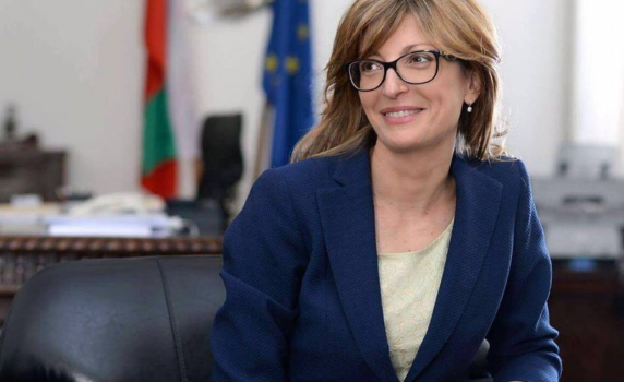 Що за дипломат е Екатерина Захариева?