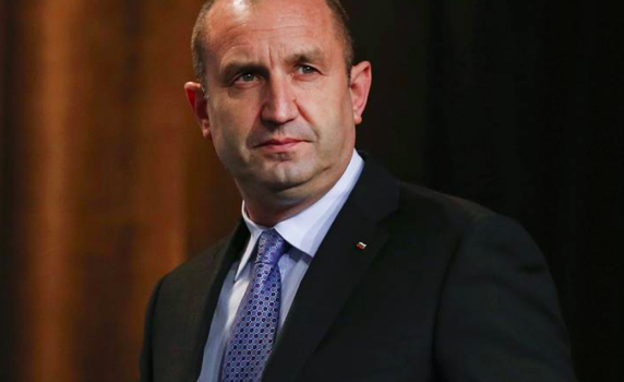 Самотният президент